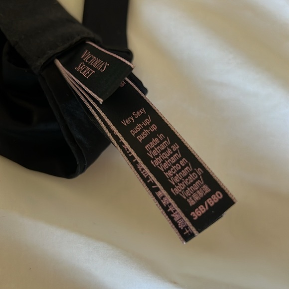 Victoria’s Secret bombshell shine strap push up bra 36B - Picture 3 of 4